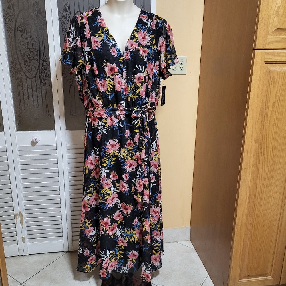 Lane Bryant Ladies Beautiful "NEW" Maxi Multicolor Floral Dress